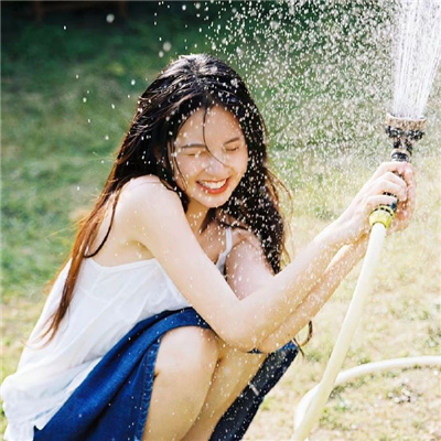 昌吉伴游女生方忆彤的资料