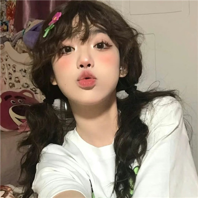 昌吉伴游女生卞寄蕾的资料